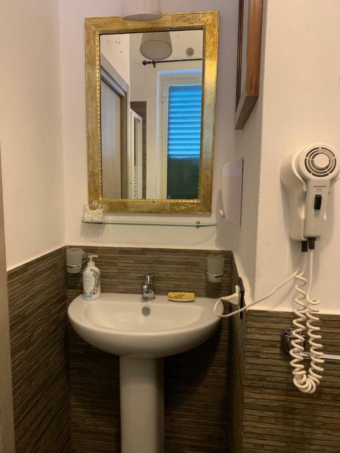 Mondello Room Экстерьер фото